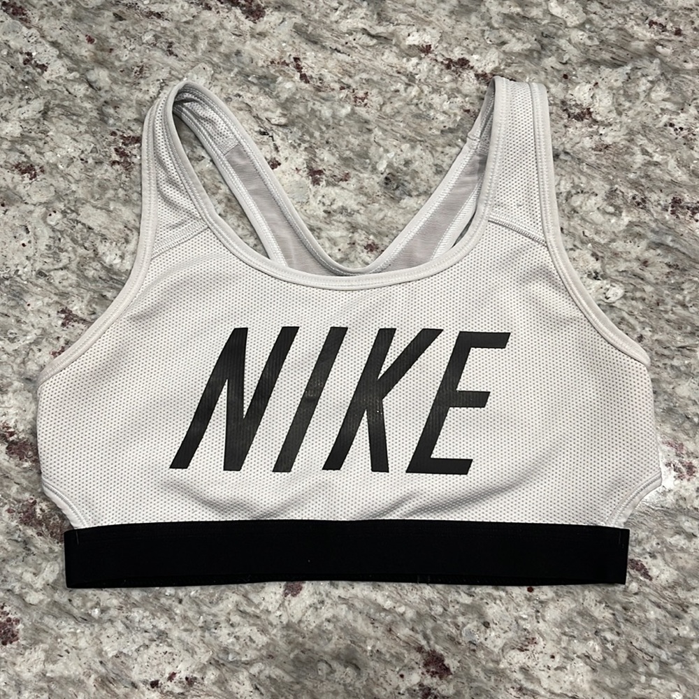 🌟 Nike sports bra
